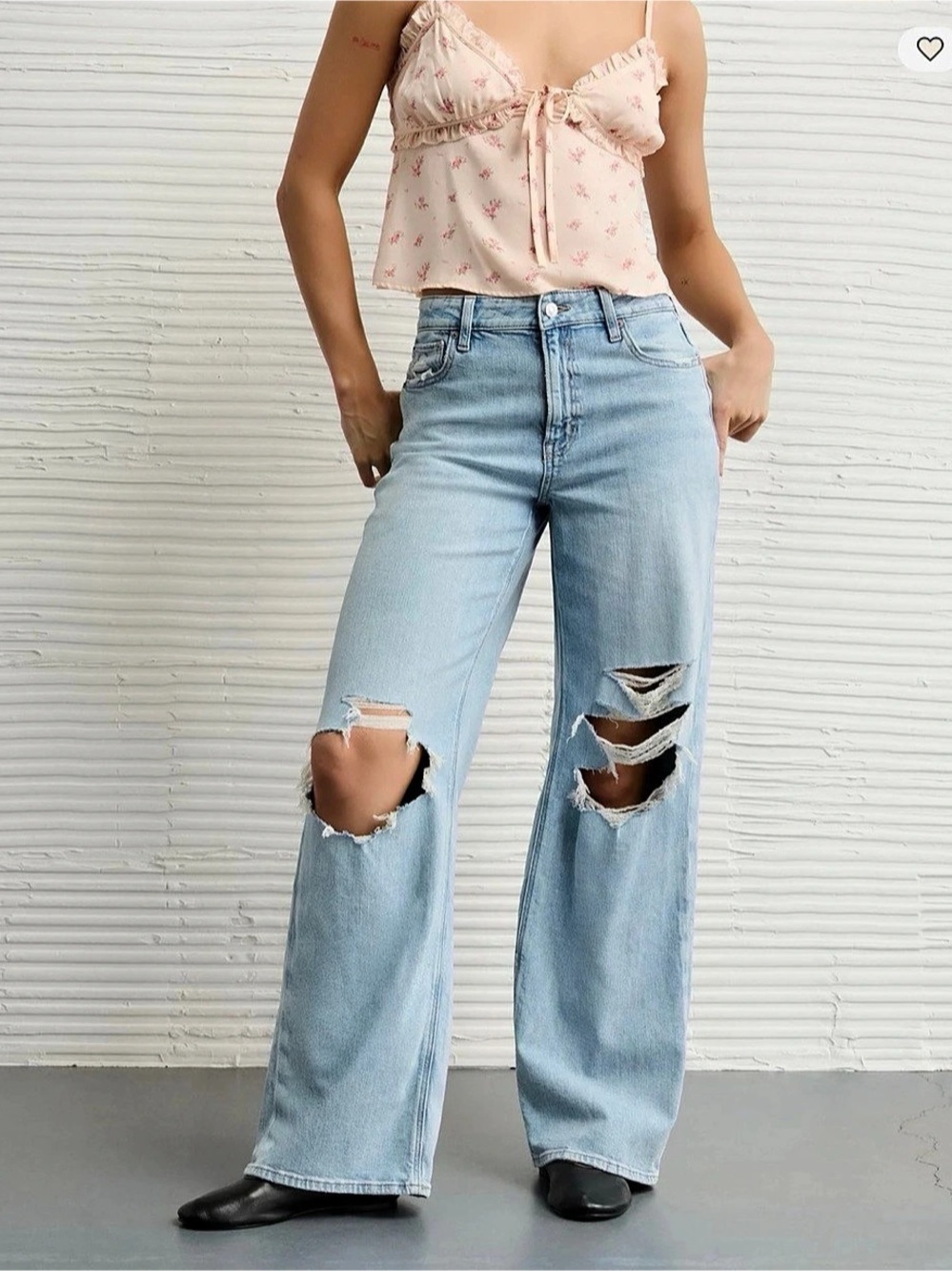 American Eagle AE Super High-Waisted Baggy Wide-Leg Jean Blue size 4 short